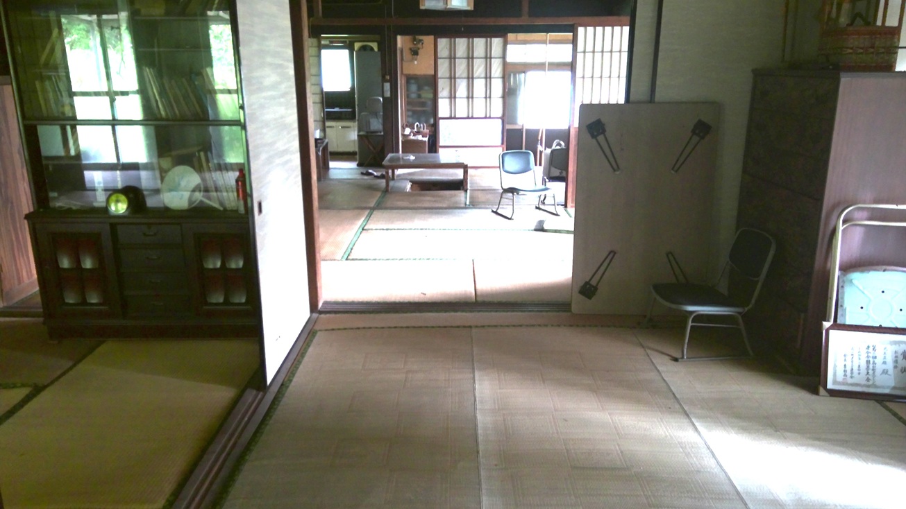 居間