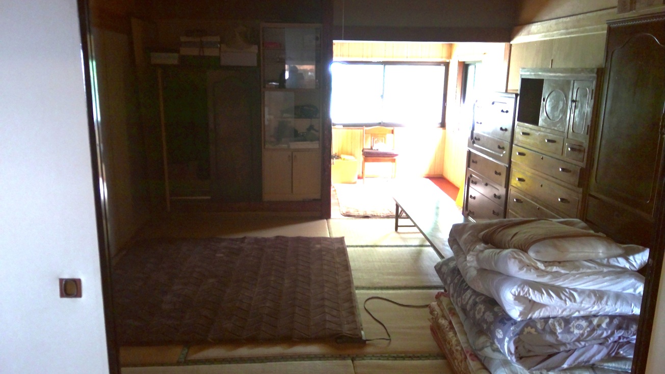 居間