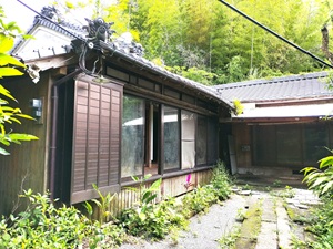 居間